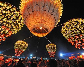 FULL MOON DAY OF TAZAUNDAING FESTIVAL FULL MOON DAY OF TAZAUNDAING FESTIVAL